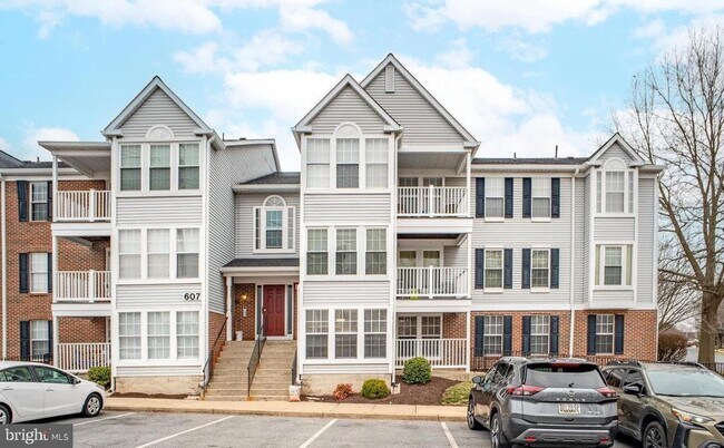 Building Photo - 607 Himes Ave
