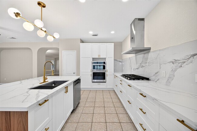 Building Photo - 18211 Doral Rock Ct