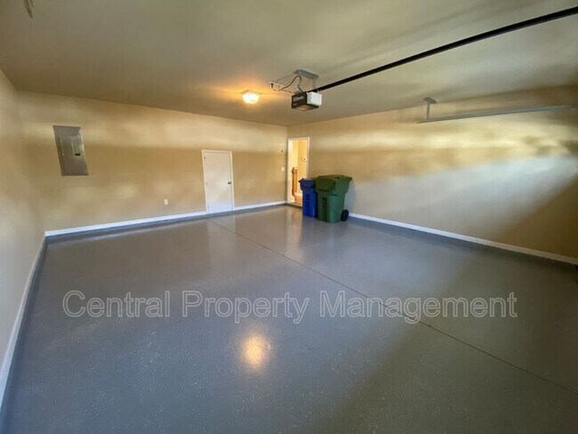 Building Photo - 53 Barnwood Cir