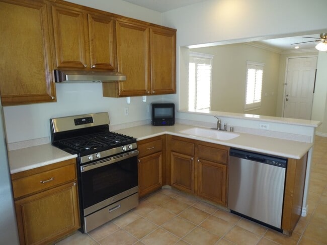 Building Photo - 3 bedroom home in SOUTH SUMMERLIN