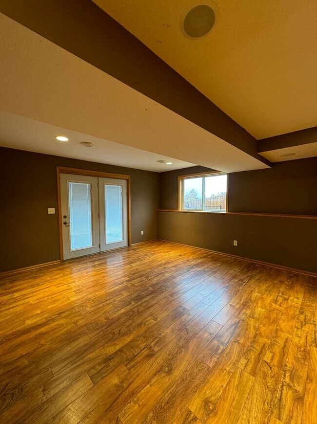 Building Photo - Dogs are welcome no cats this property does not participate in Section 8. Available January 1, 20...