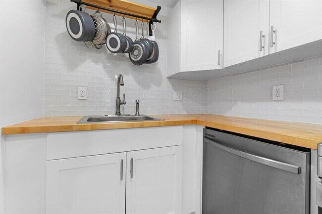 Building Photo - 1439 S Ocean Blvd