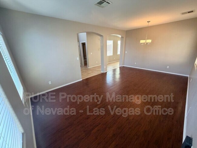 Building Photo - 4320 Laguna Garden Ave