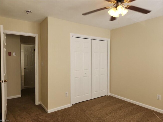 Building Photo - RENTAL