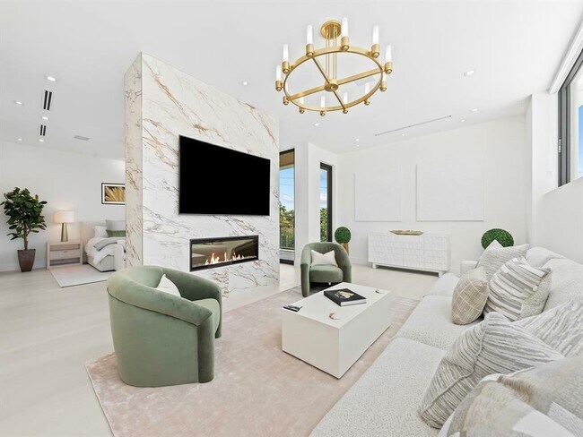 Building Photo - 2657 NE 34th St