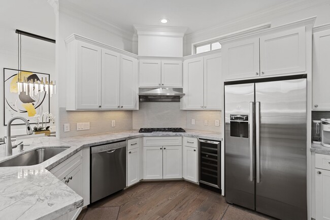 Building Photo - 2174 Briarglen Dr