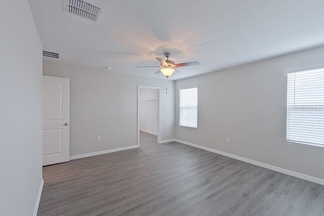 Building Photo - 8650 SW 44th Ct