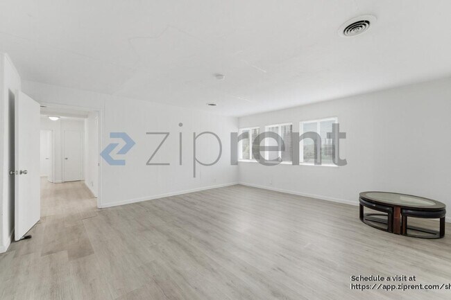 Building Photo - 1967 Solano Way