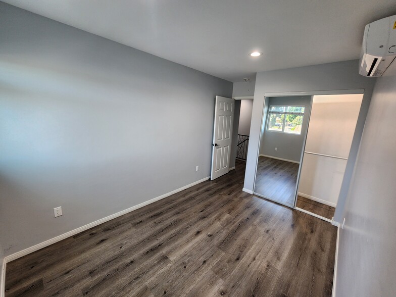 Building Photo - 13933 Cantlay St