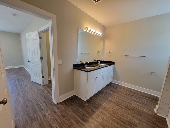 Building Photo - 4137 US-301