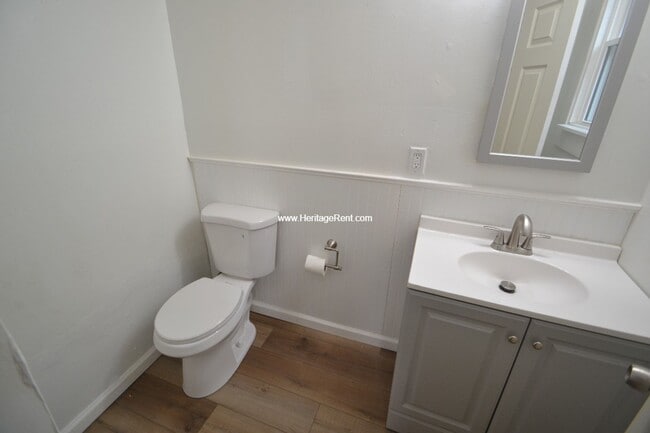 Building Photo - Completely redone home in Hartwell  with 2 car Garage