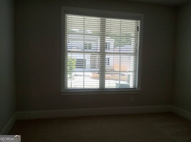 Building Photo - 124 Vivian Ln