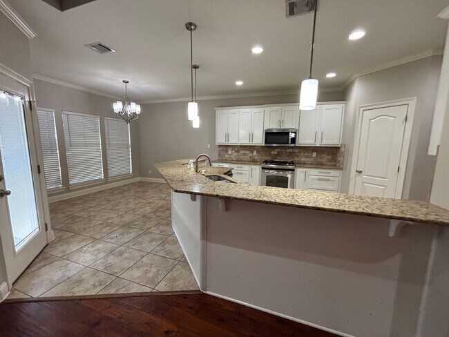 Building Photo - GATED COMMUNITY OFF SLIGO ROAD IN SOUTH BOSSIER (10 Miles from Barksdale Air Force Base)