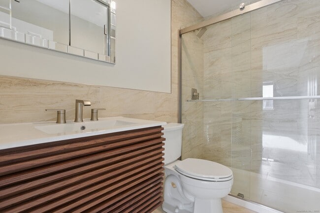 Building Photo - 335 Monticello Dr