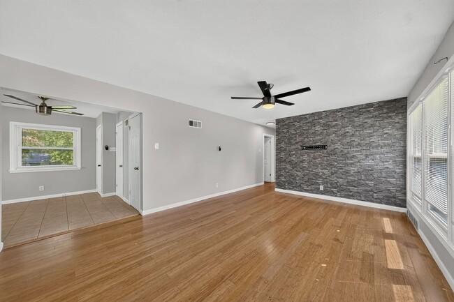 Building Photo - 2059 Wilbert Dr
