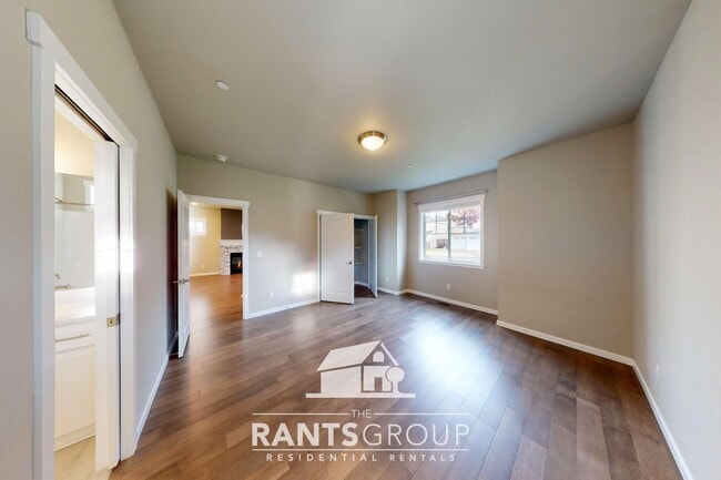 Building Photo - Bright 3-Bedroom, 2-Bathroom Rambler in Olympia!