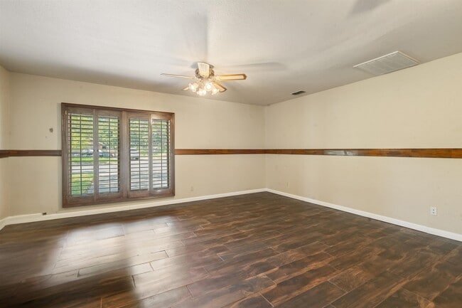 Building Photo - 106 Angela Dr