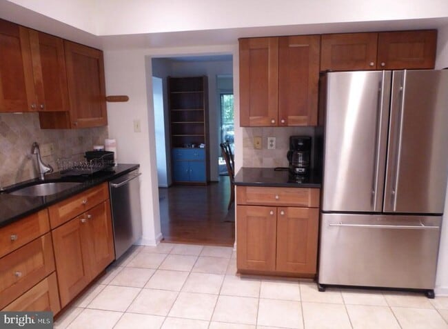 Building Photo - 21 Englishman Ct