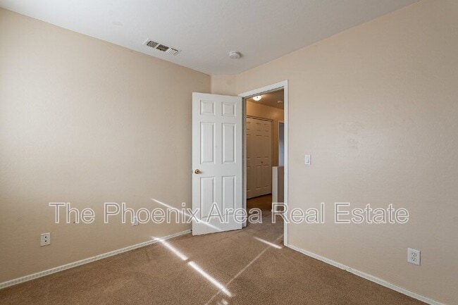 Building Photo - 11928 W Columbine Dr