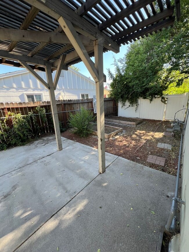 Building Photo - COMING SOON - CENTRALLY LOCATED - UPGRADED...