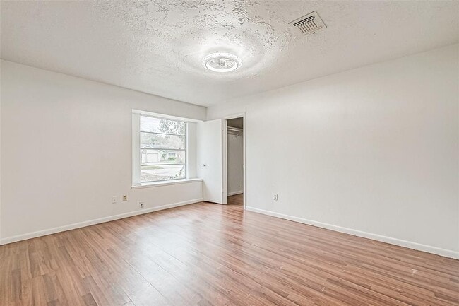 Building Photo - 10806 Silkwood Dr