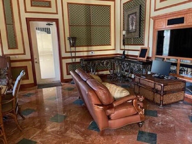 Building Photo - 2717 Via Cipriani