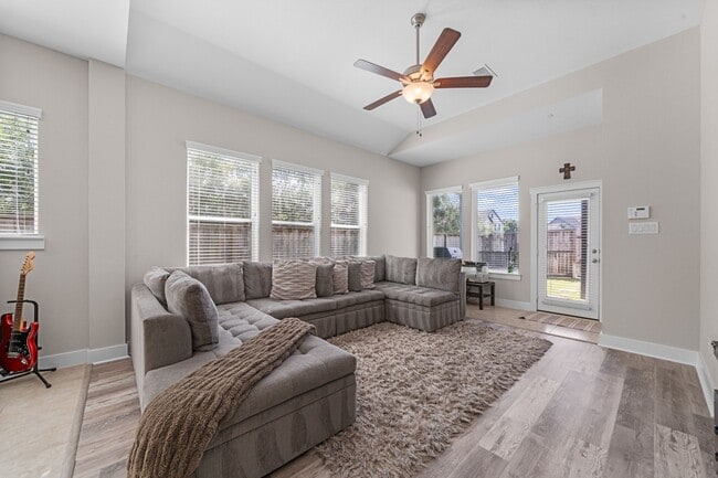 Building Photo - 28750 Shoalhaven Ct