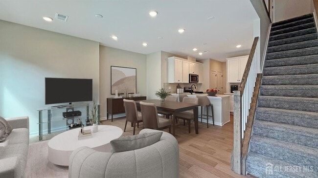 Building Photo - 606 Sadie Cir