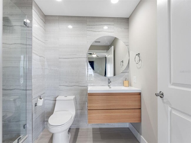 Building Photo - 5823 Bowen Daniel Dr