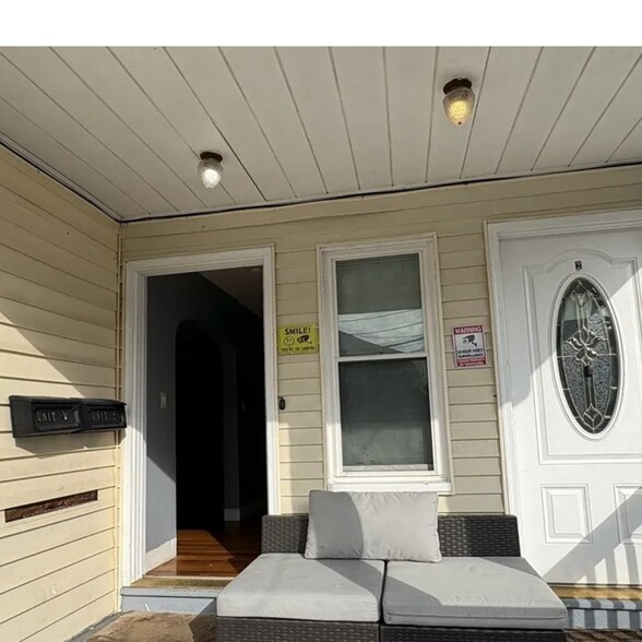 Front Of the House - 40 Rockdale St