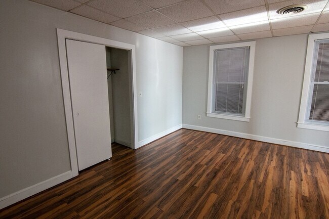 Building Photo - 21 Essex St