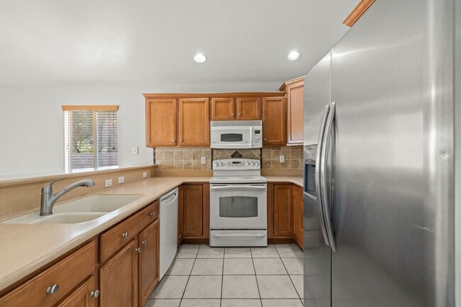 Building Photo - 6673 E Cooperstown Dr