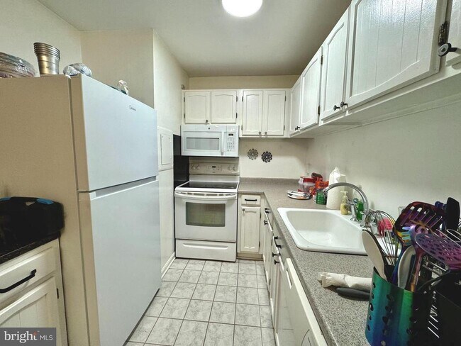 Building Photo - 18237 Swiss Cir