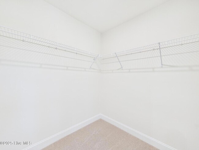 Building Photo - 458 Channel Drop Dr