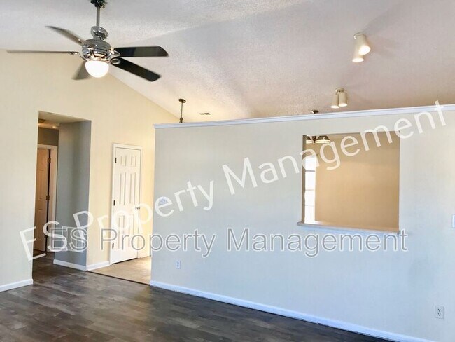 Building Photo - 5742 Ashcroft Dr