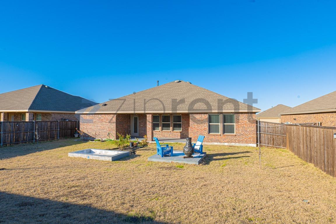 Building Photo - 547 Delaware RD