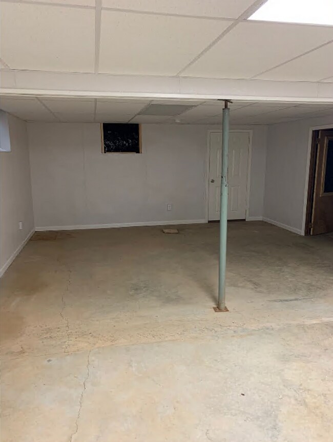 Building Photo - Spacious 3-Bedroom with Partially Finished Basement