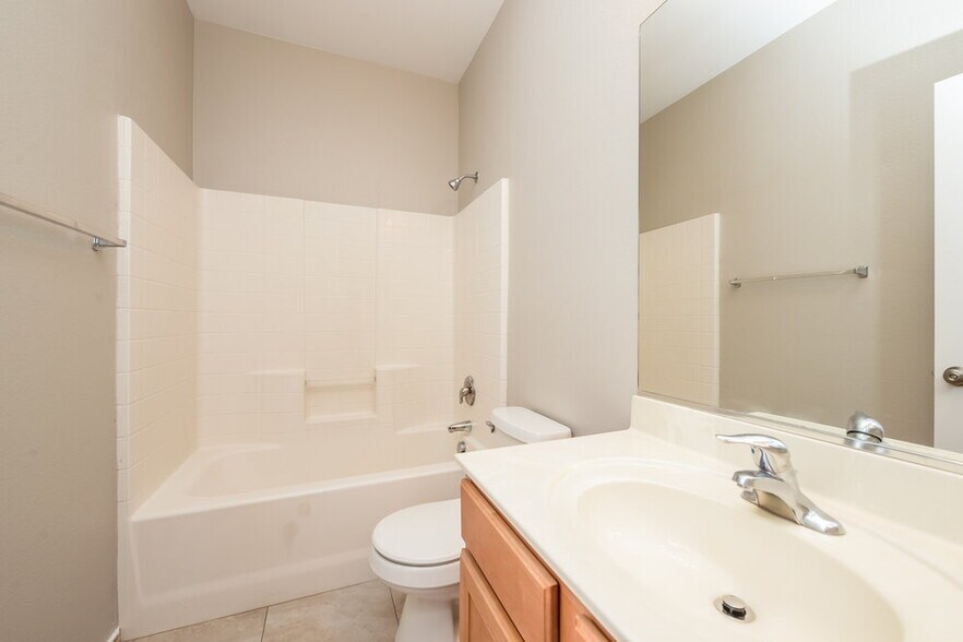 Building Photo - 6604 Frances Celia Ave