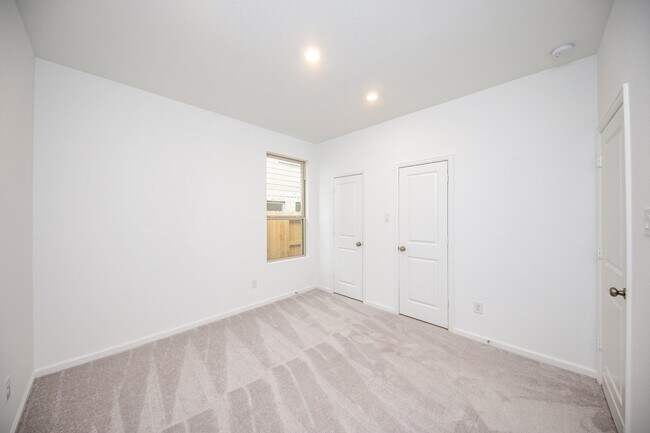 Building Photo - 3035 Ash Ray Dr