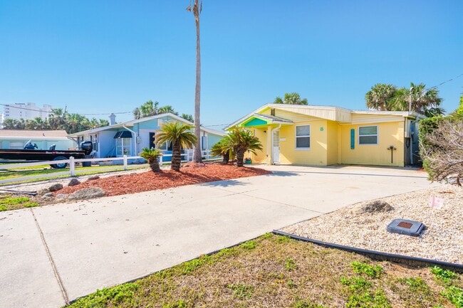 Building Photo - COMING SOON - Live Like You're on Vacation...