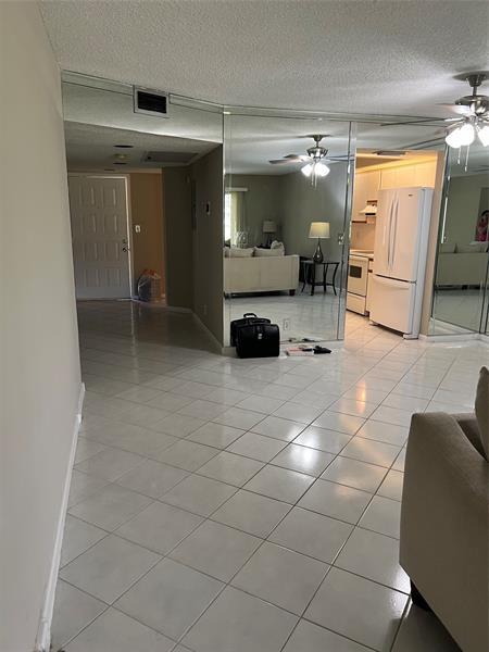 Building Photo - 1605 Abaco Dr