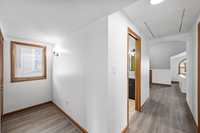 Building Photo - 11408 Headley Ave