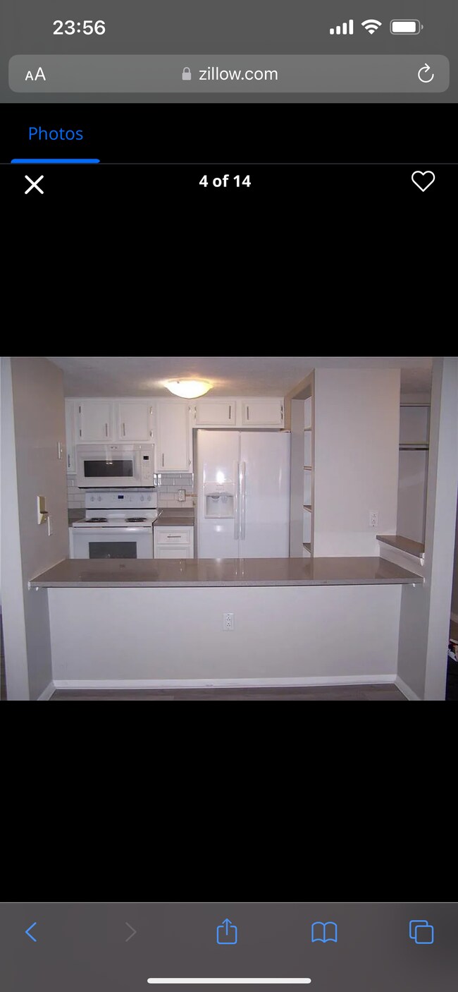Kitchen counter / bar top - 8005 Revere Plz