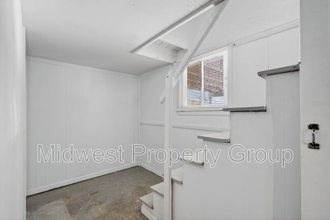 Building Photo - 8962 Burton Ave