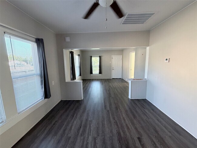 Building Photo - 1401 Edison St