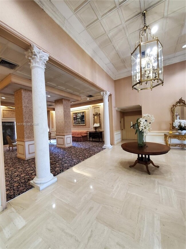 Building Photo - 2500 Parkview Dr