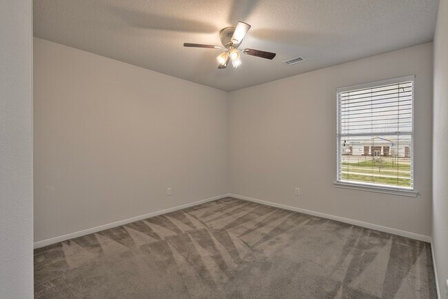 Building Photo - 2107 Auburn Vale St