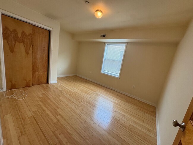 Building Photo - 1523 N 17th St