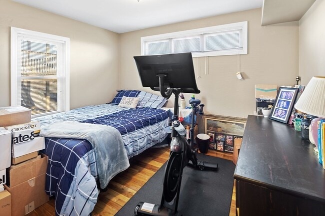 Building Photo - 143 Sydney St