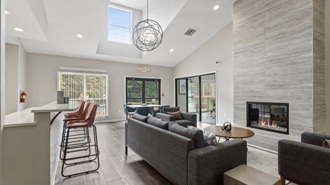 Building Photo - 1700 Hunter Ridge Ln
